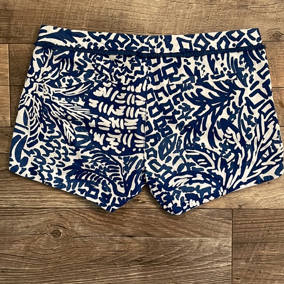 Lilly Pulitzer Shorts - Picture 4 of 6